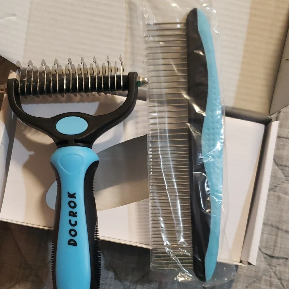 Black and Blue Grooming Brush & Comb Set